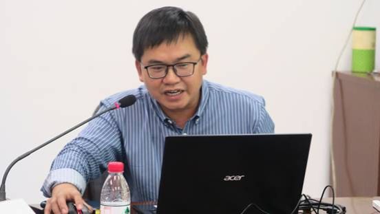 韦正富个人工作照 韦正富个人工作照